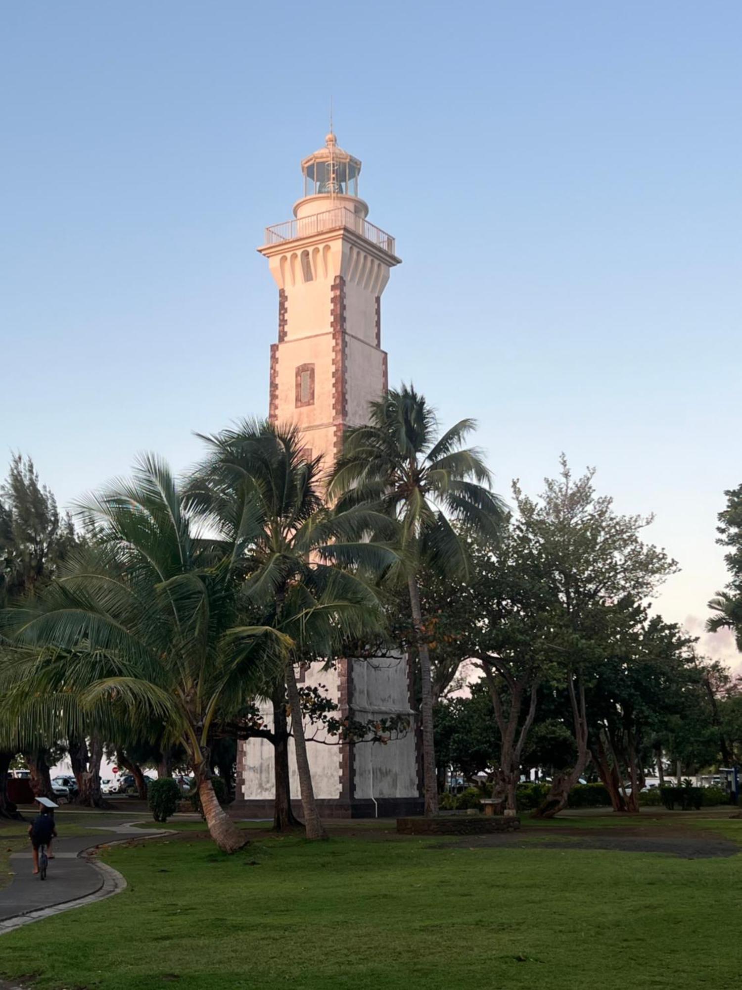 La Maison Pres Du Phare Махина Экстерьер фото